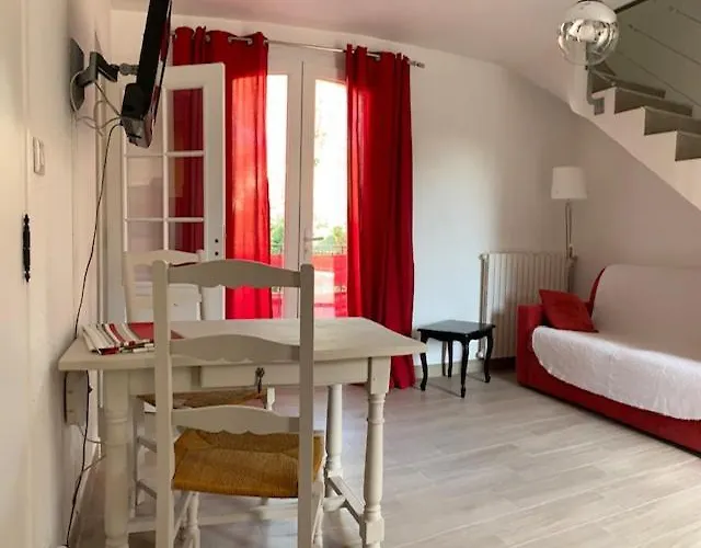 De L'orangerie 3 Etoiles Aparthotel Greoux-les-Bains