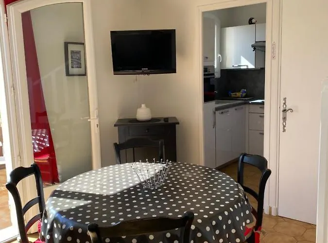 De L'orangerie 3 Etoiles Aparthotel Greoux-les-Bains